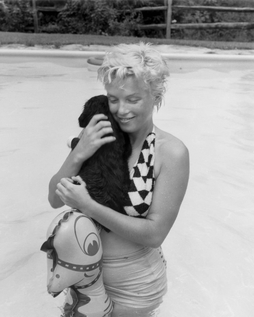 Hinh anh Cuối Hè tắm biển: Hãy để hai nàng thơ tóc vàng này gợi ý outfit 21