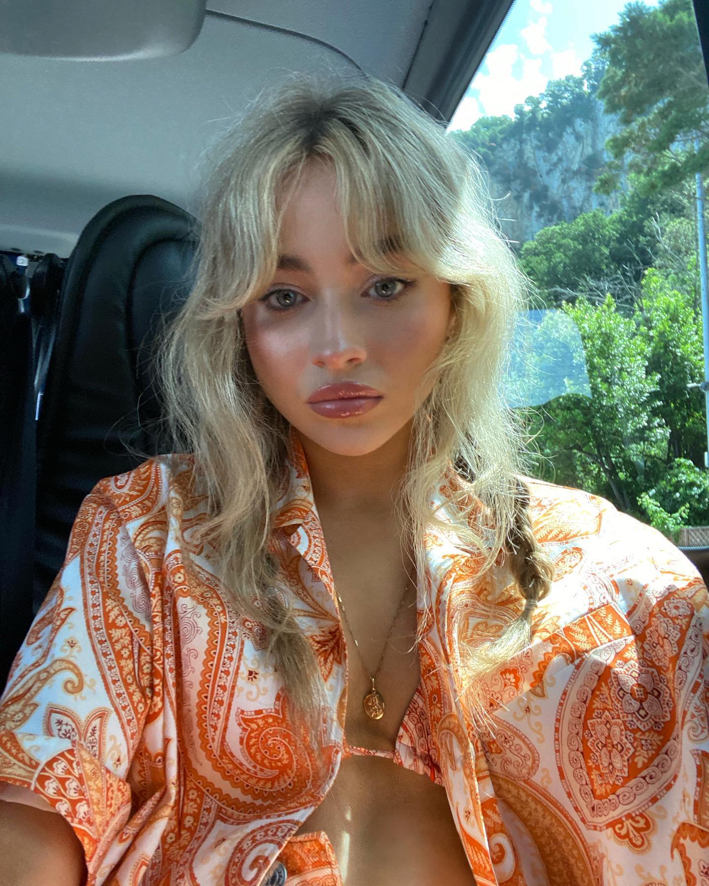 Hinh anh Cuối Hè tắm biển: Hãy để hai nàng thơ tóc vàng này gợi ý outfit 19