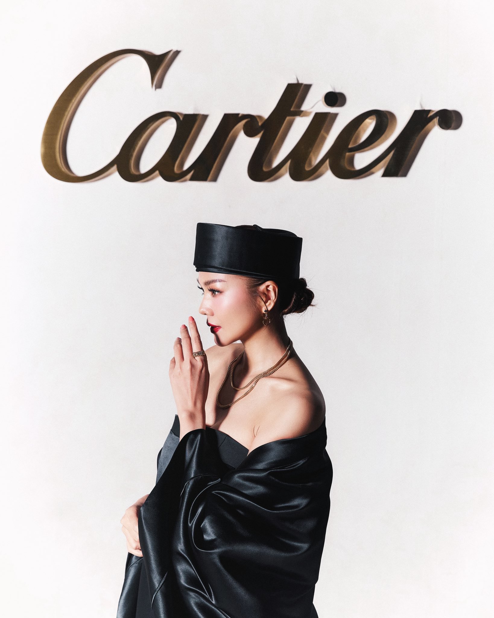 Hinh anh Mũ hộp (Pillbox hat): Biểu tượng cũ, tuyên ngôn mới 13