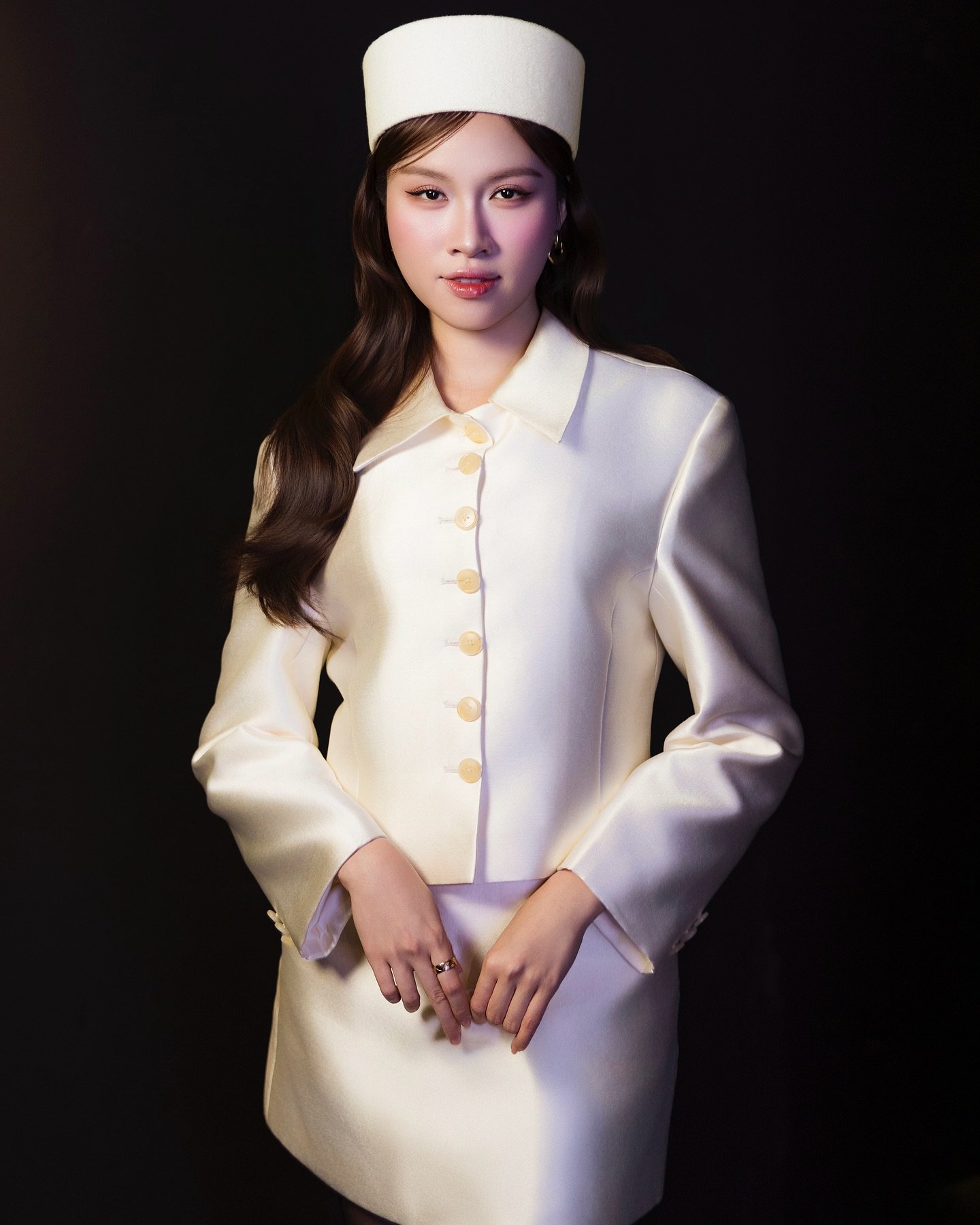 Hinh anh Mũ hộp (Pillbox hat): Biểu tượng cũ, tuyên ngôn mới 22