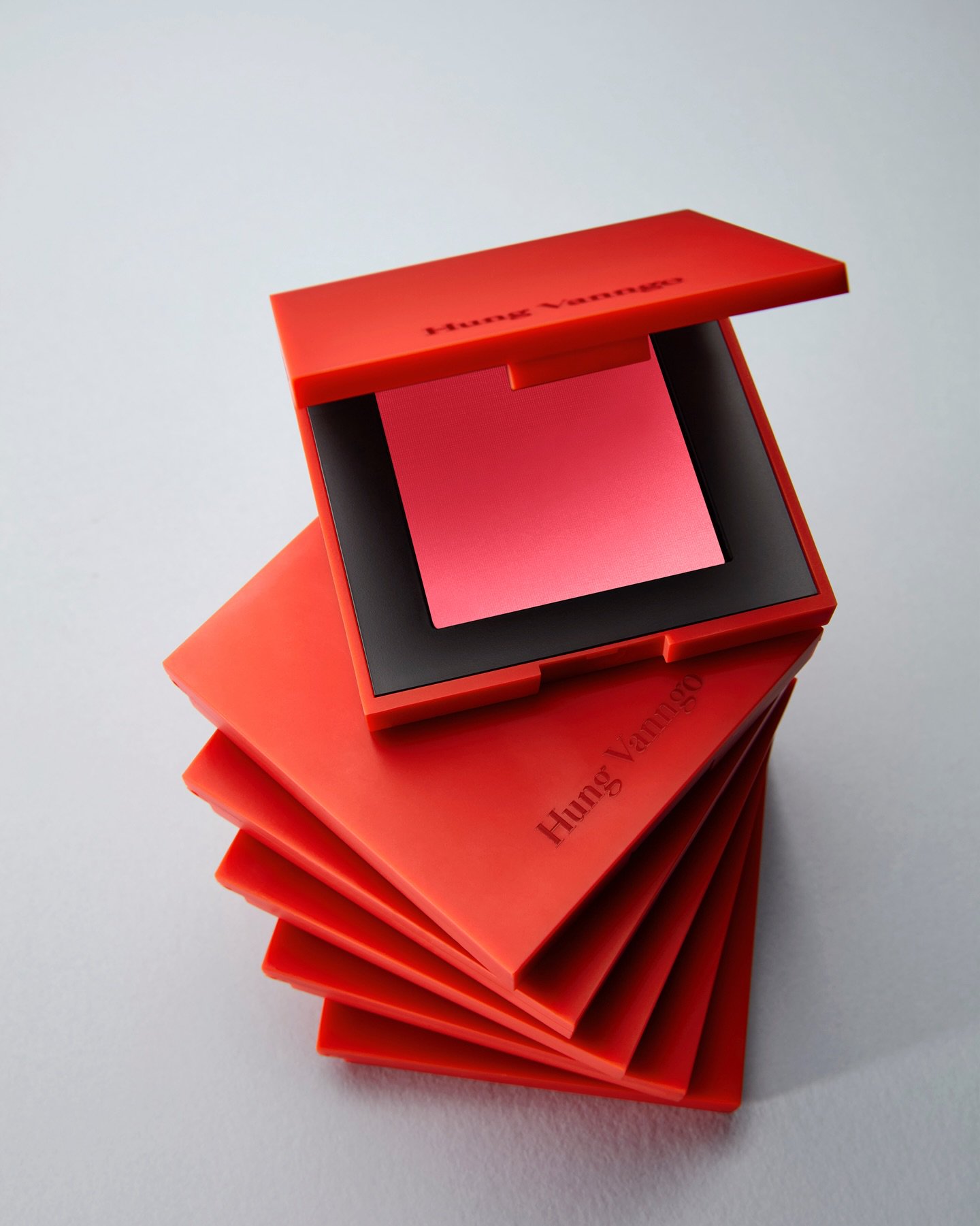 Hinh anh "Phù thủy trang điểm" Hung Vanngo ra mắt thương hiệu làm đẹp 12