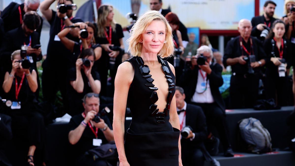 Hinh anh Điện ảnh gặp gỡ thời trang tại lễ khai mạc liên hoan phim Venice 2025 1