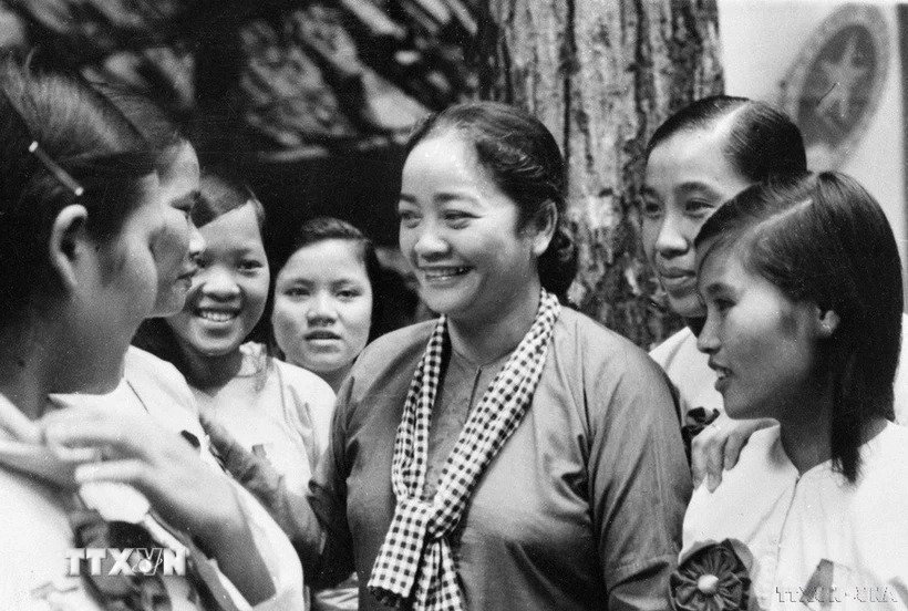 Hinh anh Áo bà ba trong hai cuộc kháng chiến 3