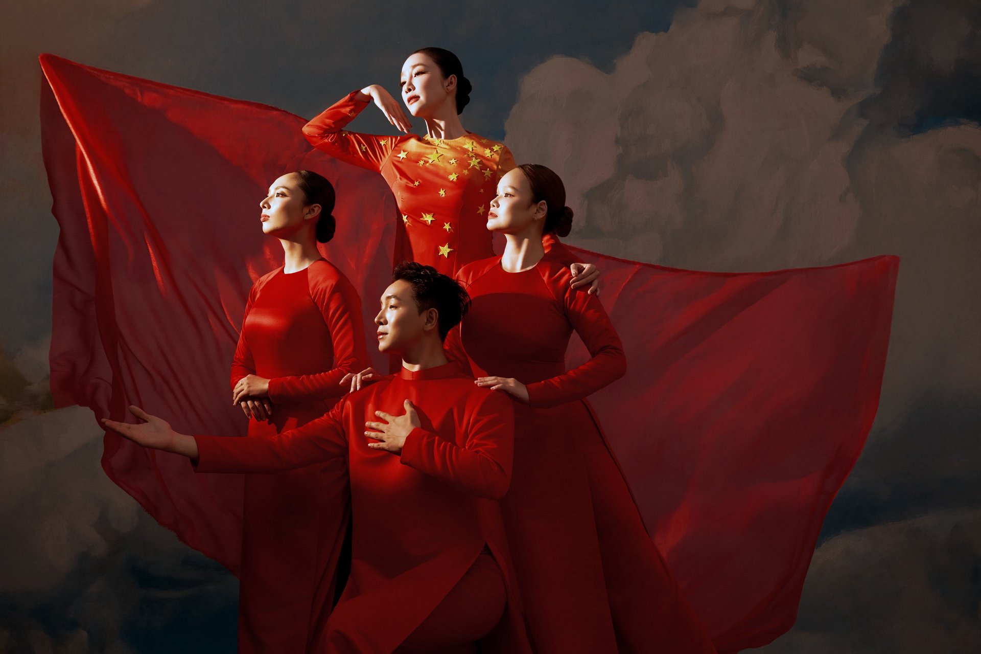 Hinh anh Khi thời trang hoà chung nhịp đập với Tổ quốc 4