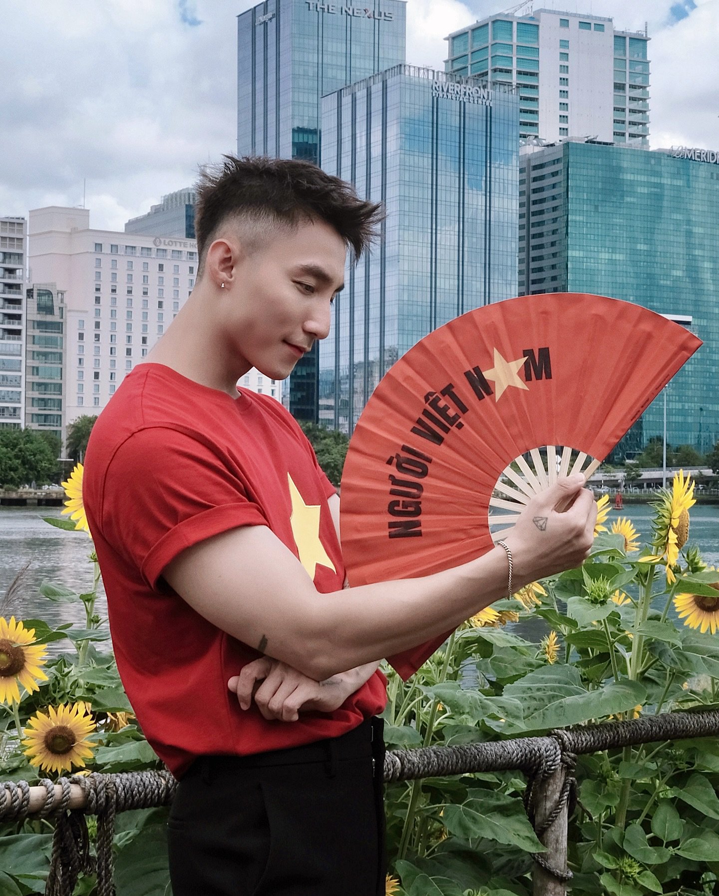 Hinh anh Khi thời trang hoà chung nhịp đập với Tổ quốc 5