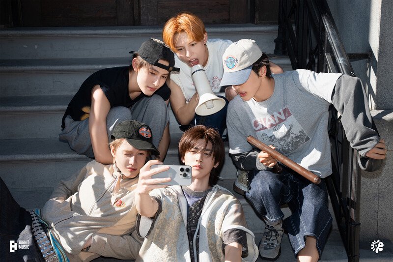 Hinh anh CORTIS “FaSHioN”: Từ chợ đồ si đến sàn diễn high fashion 2