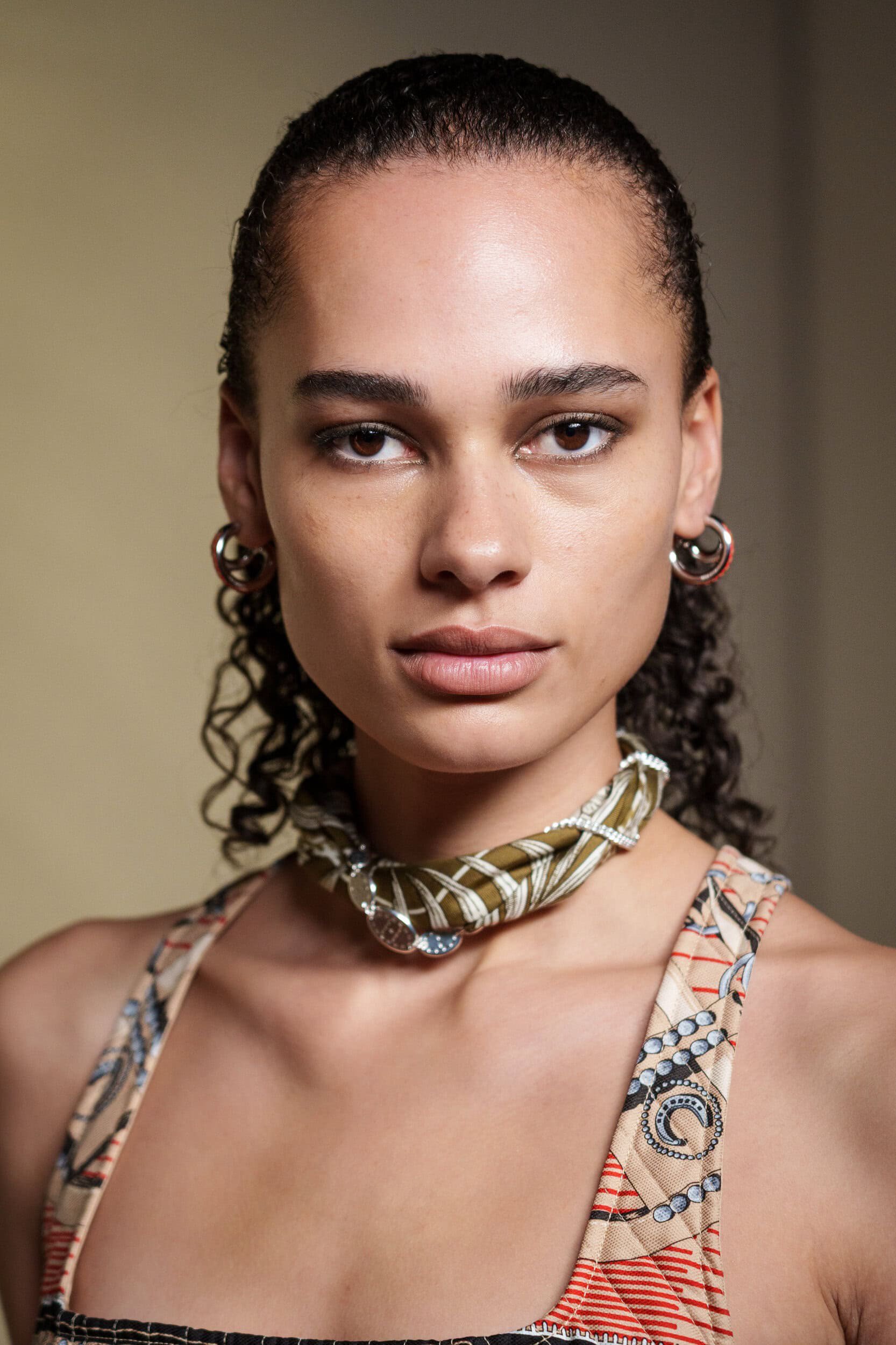 Hinh anh Hermès SS26: Khi di sản cũng biết cách gợi cảm hơn 11