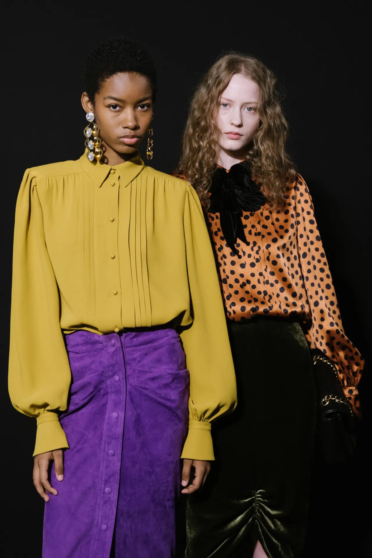 Hinh anh Valentino SS26: Đom đóm giữa đêm đen 33