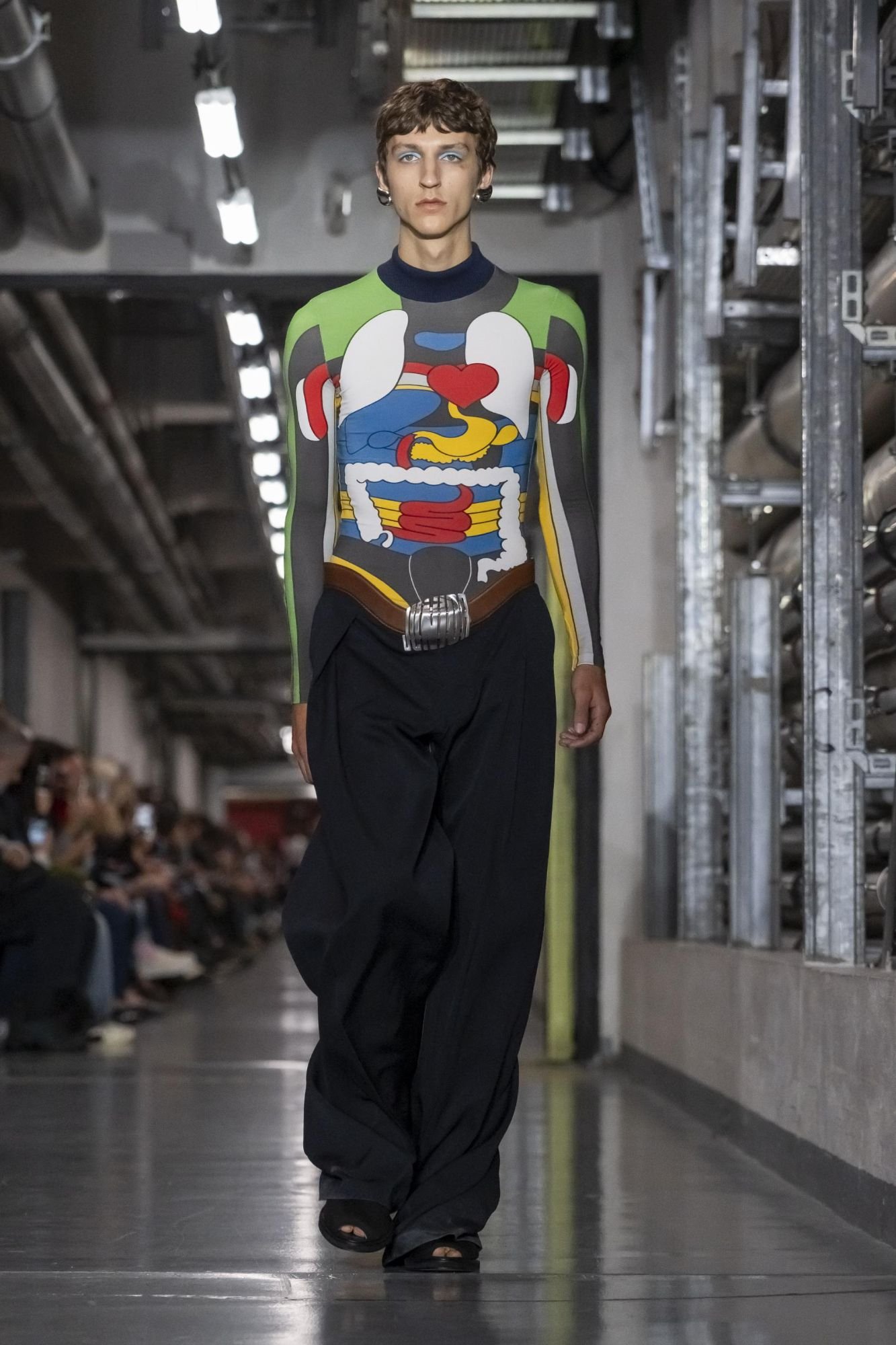 Hinh anh Jean Paul Gaultier SS26: "Enfant terrible", đứa trẻ hư của làng thời trang năm 2025 đã lộ diện 30