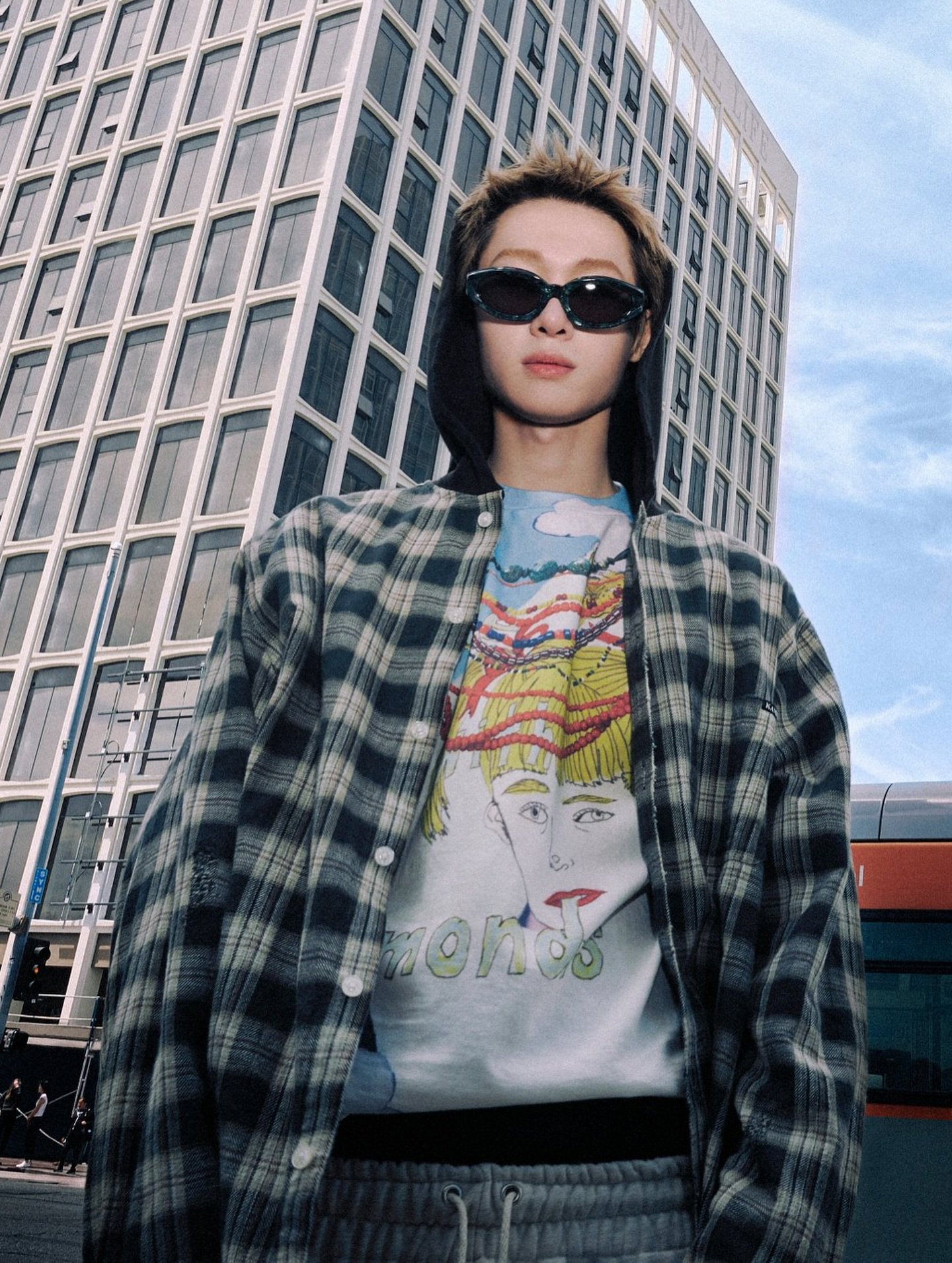 Hinh anh Tự sự qua ánh sáng và chất liệu 1