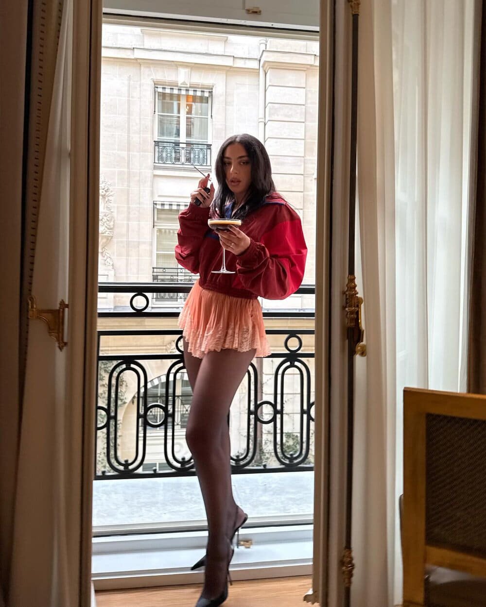 Hinh anh 4 xu hướng từ Paris Fashion Week SS26: Các ông lớn đang cố “bắt thóp” GenZ 5