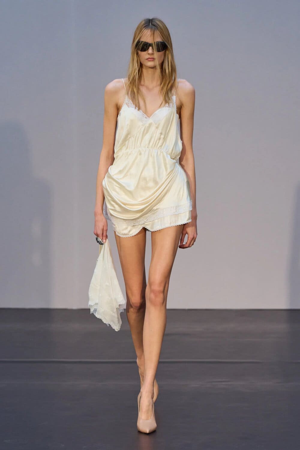 Hinh anh 4 xu hướng từ Paris Fashion Week SS26: Các ông lớn đang cố “bắt thóp” GenZ 9