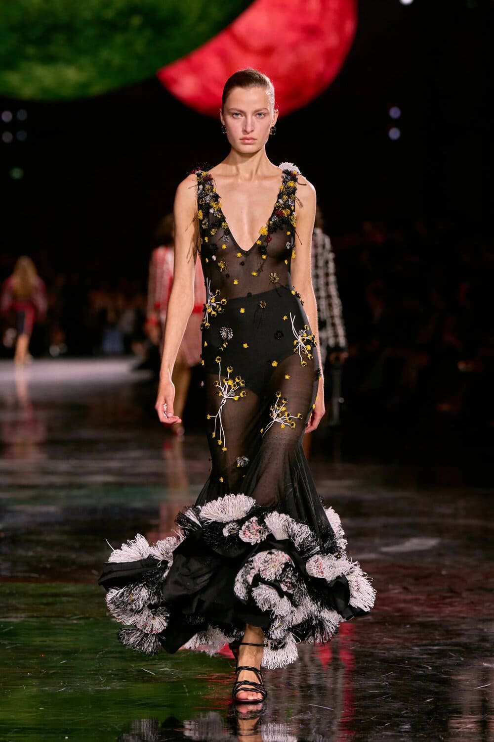 Hinh anh 4 xu hướng từ Paris Fashion Week SS26: Các ông lớn đang cố “bắt thóp” GenZ 16