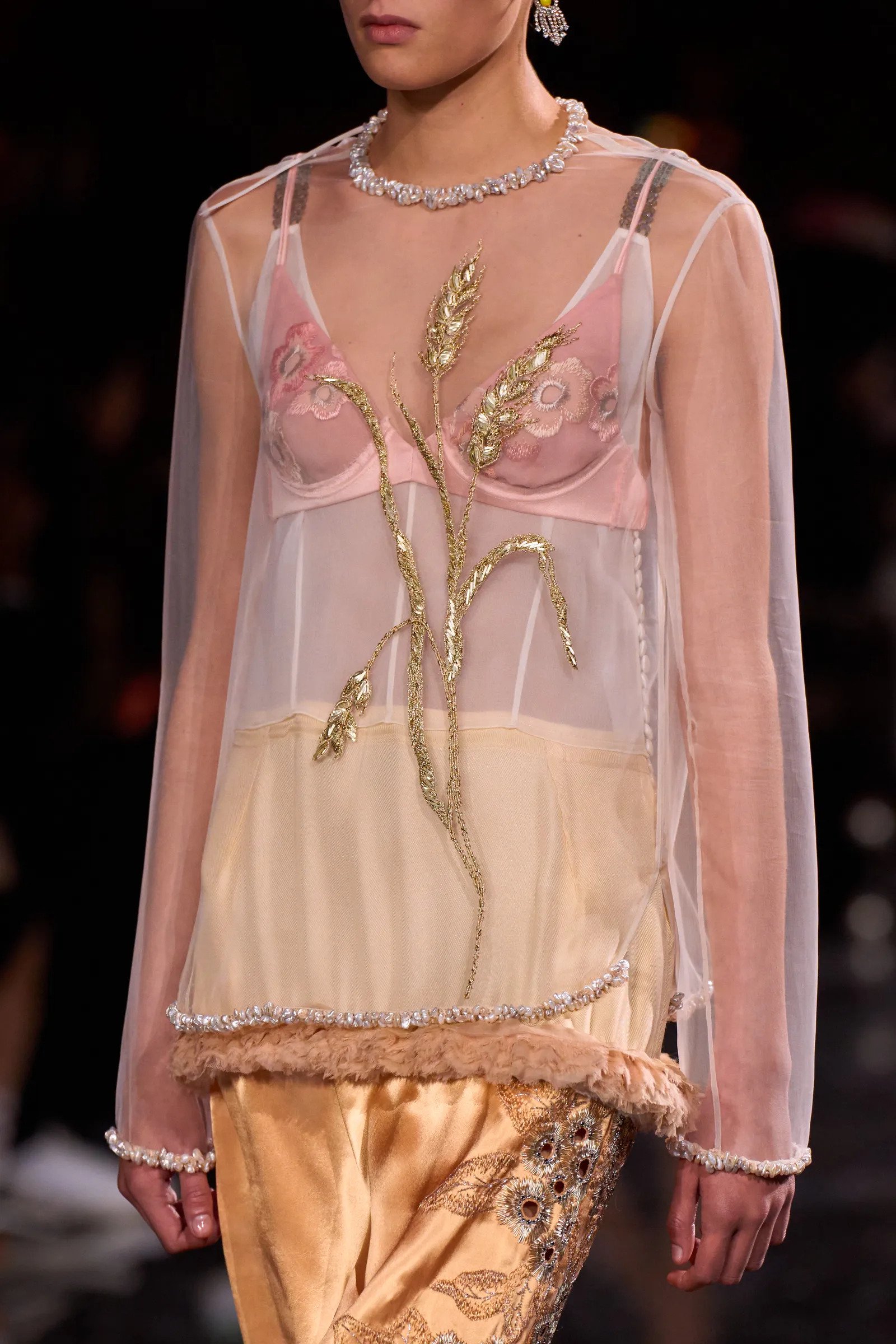 Hinh anh Chuỗi hạt trở lại 2