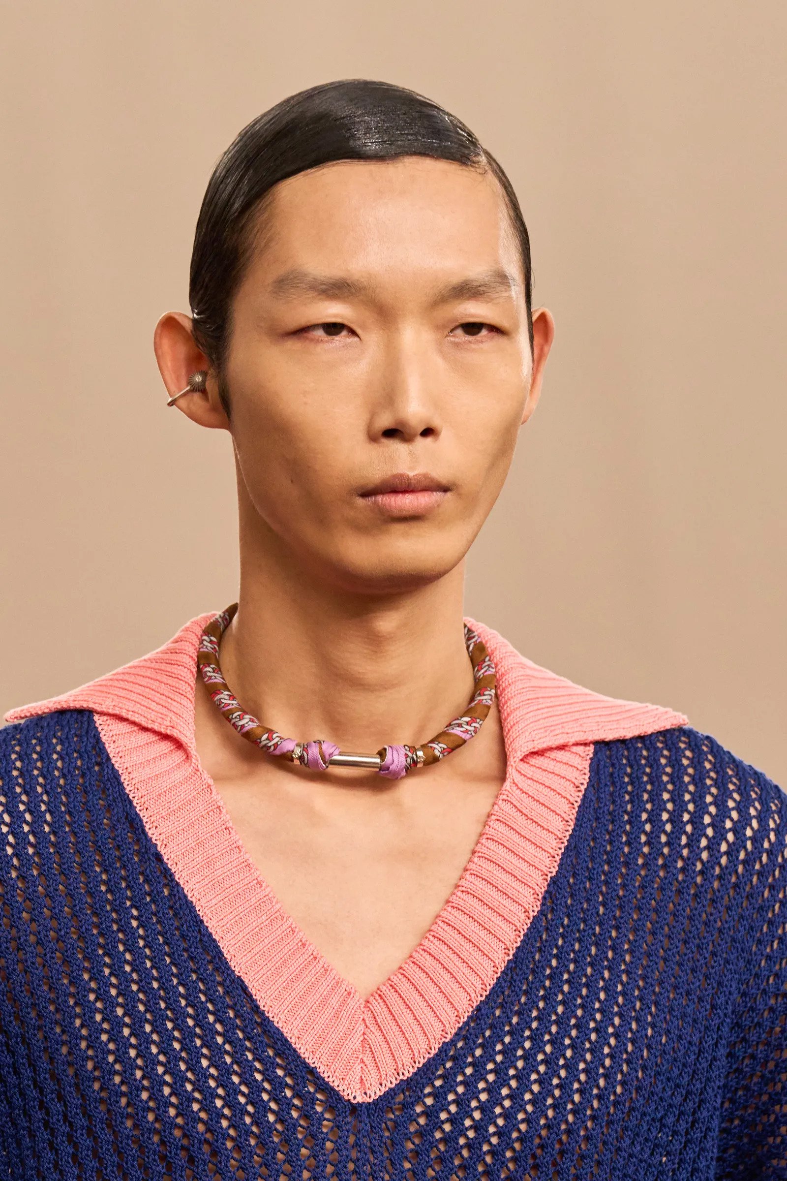 Hinh anh Gỗ, dây thừng và vàng 1