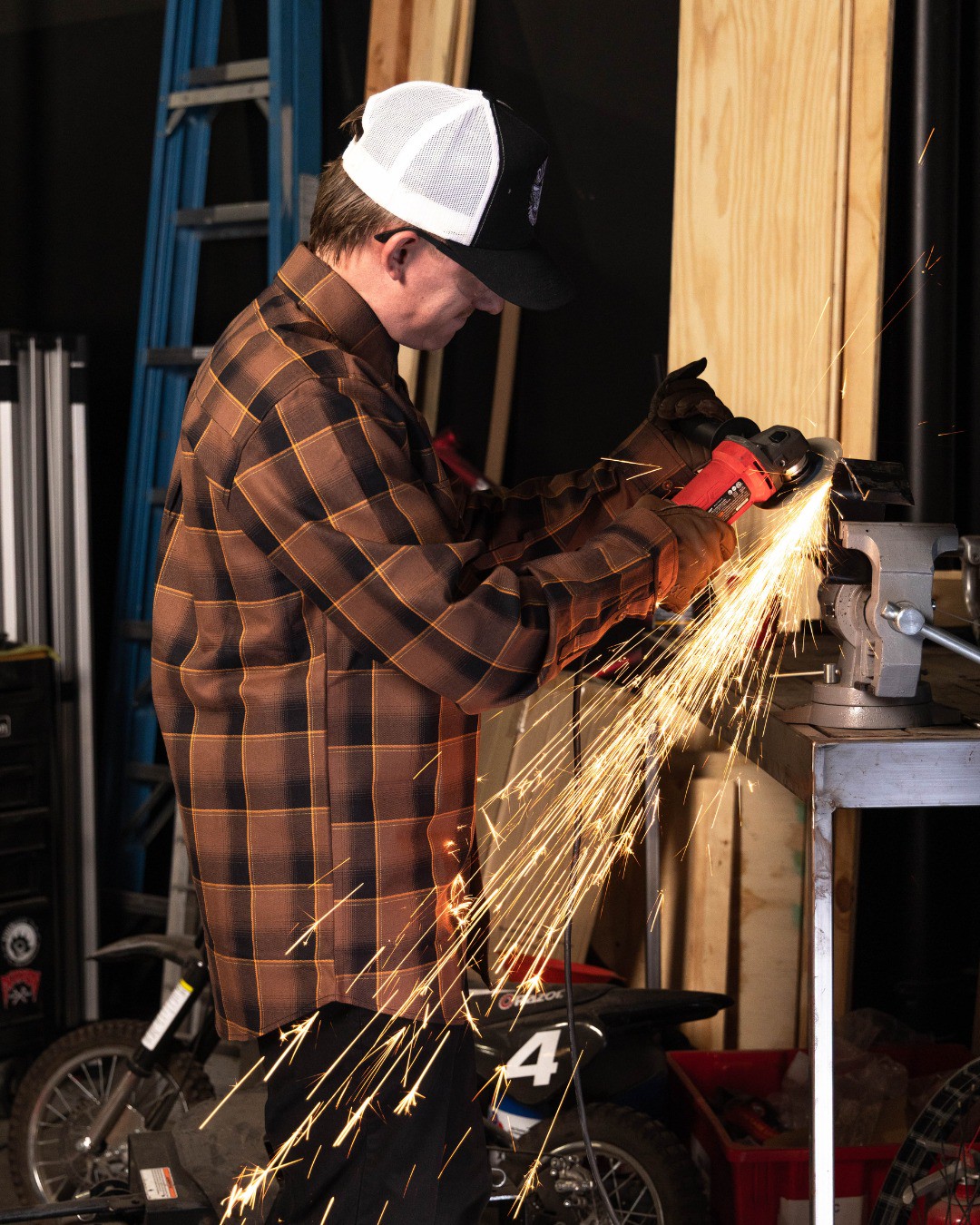 Hinh anh Flannel: Biểu tượng sức mạnh của giai cấp cần lao 35