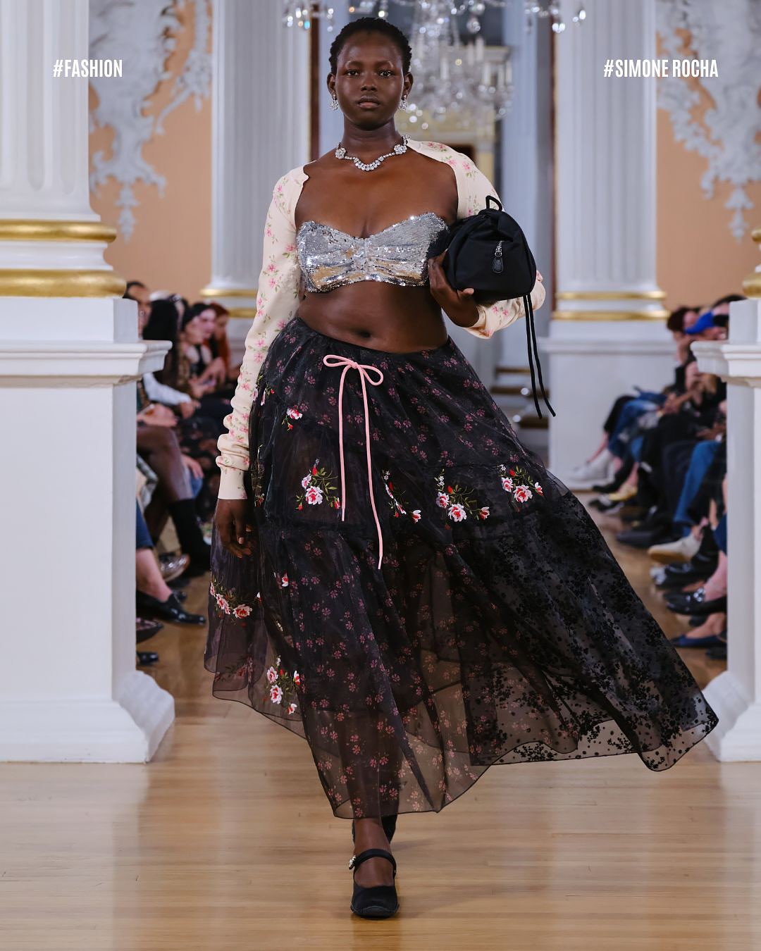 Hinh anh Chất liệu mềm "mạnh" 5