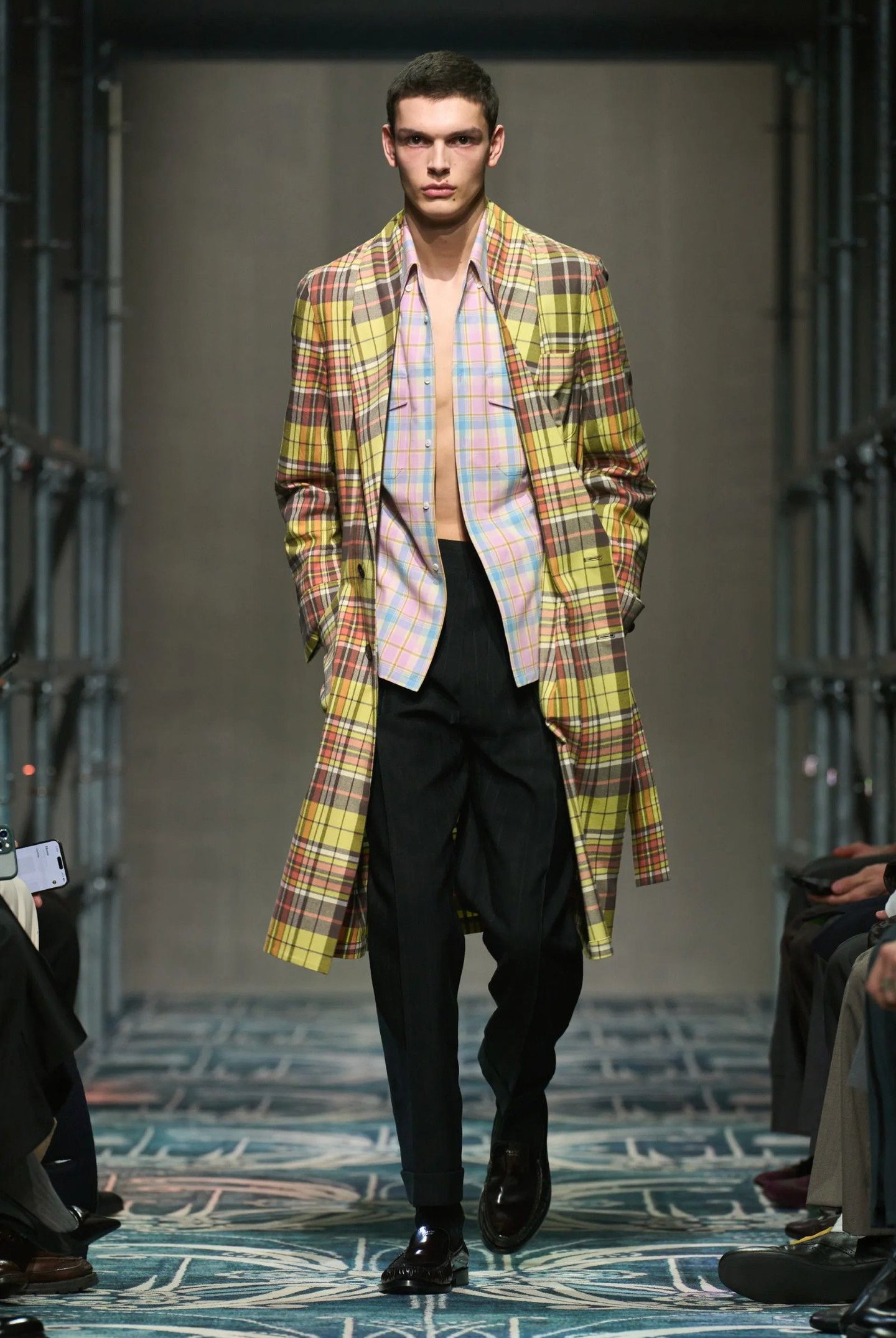 Hinh anh Họa tiết kẻ ô biến hóa 5