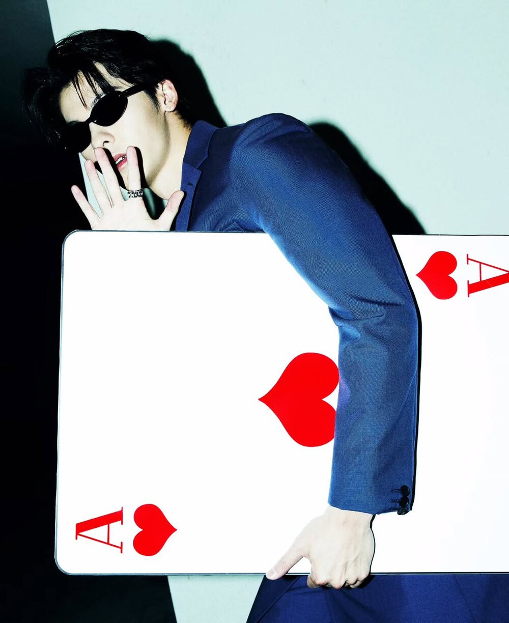 Hinh anh Khám phá bộ sưu tập kính mắt đồ sộ của Hứa Quang Hán 3