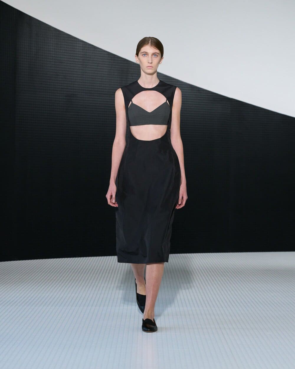 Hinh anh Jil Sander Xuân Hè 2026: Màn ra mắt đầy tư duy của Simone Bellotti 19