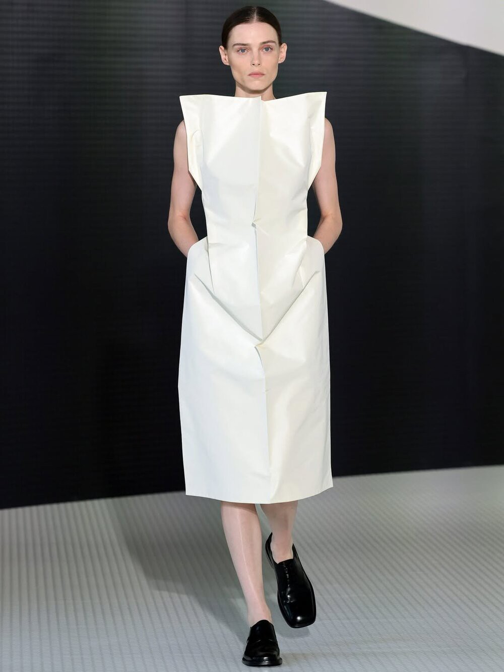 Hinh anh Jil Sander Xuân Hè 2026: Màn ra mắt đầy tư duy của Simone Bellotti 21