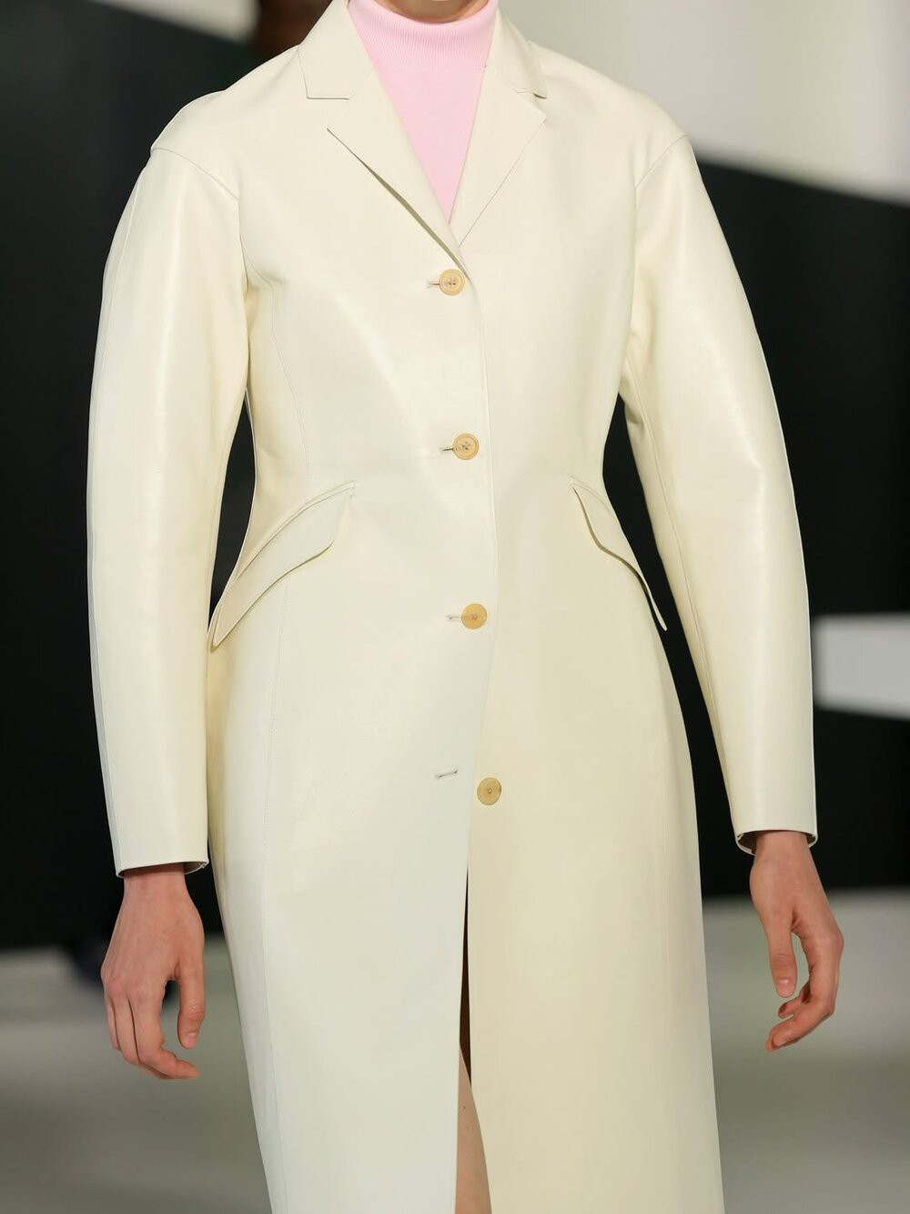 Hinh anh Jil Sander Xuân Hè 2026: Màn ra mắt đầy tư duy của Simone Bellotti 24