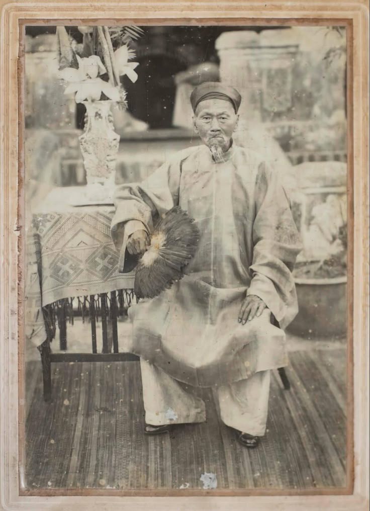 Hinh anh Áo dài thầy đồ: Tà áo mang mùi hương của mực mài và đạo học Việt 7