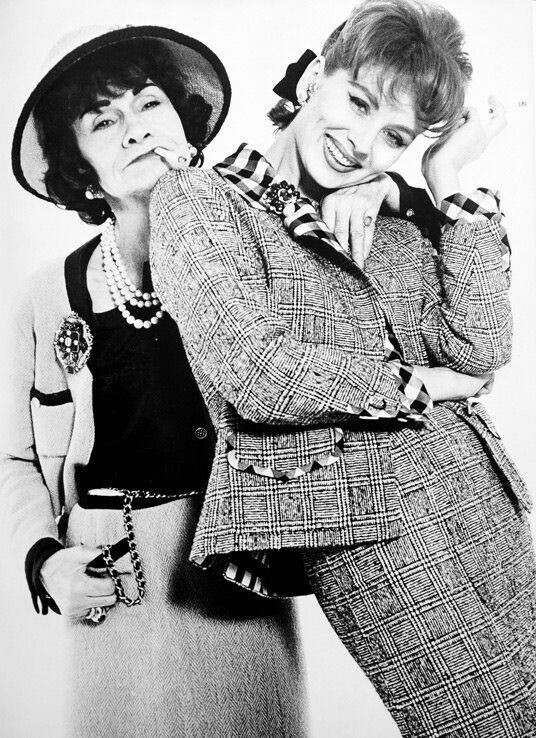 Hai cuộc “Cách Mạng”: Modern City và Modern Women - Siêu đô thị và người phụ nữ hiện đại