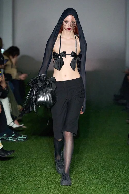 Hinh anh Hiện tượng Bowcore bùng nổ trước Giáng Sinh 10