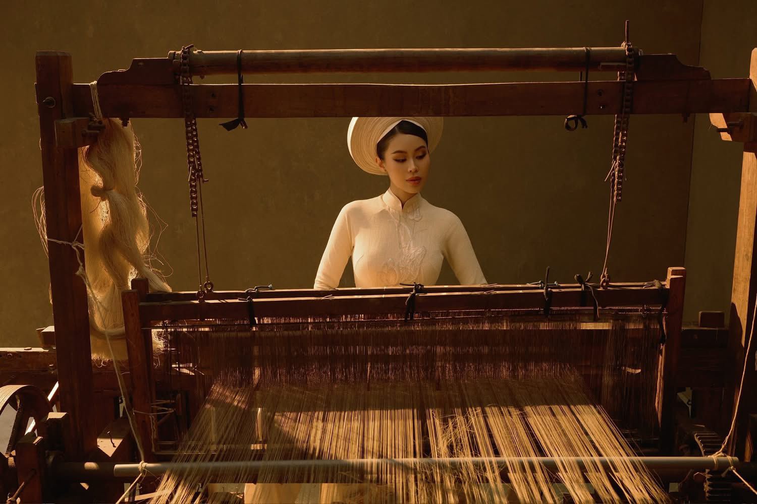 Hinh anh Tơ sen trong ngày cưới của Tiên Nguyễn: Sợi vải cổ truyền và ước nguyện tương lai 6