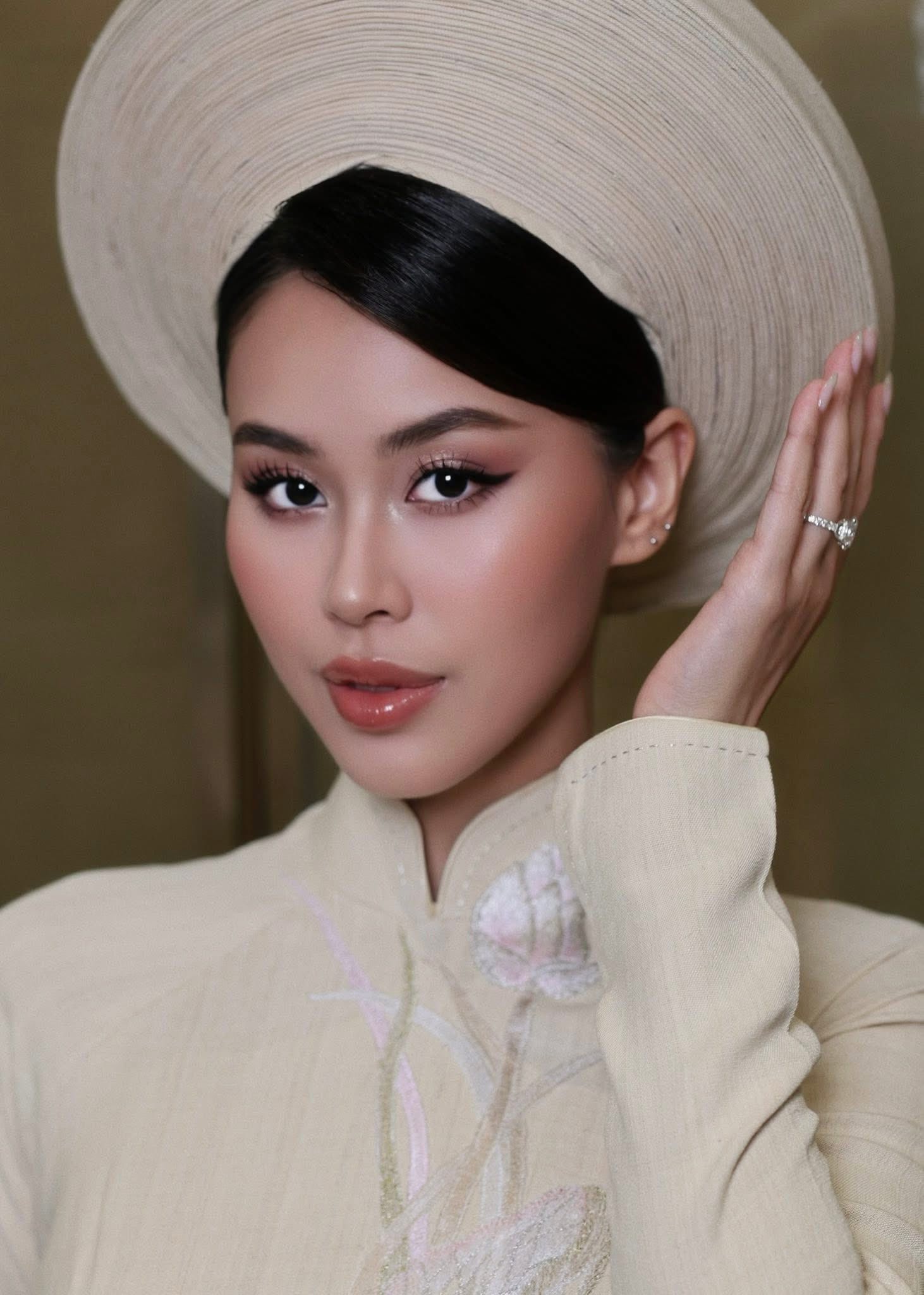 Hinh anh Tơ sen trong ngày cưới của Tiên Nguyễn: Sợi vải cổ truyền và ước nguyện tương lai 2