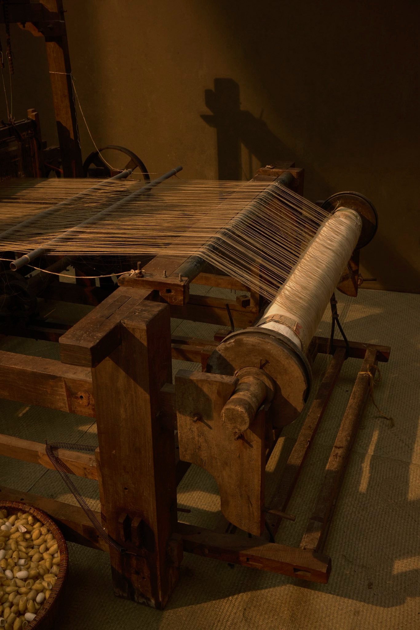 Hinh anh Tơ sen trong ngày cưới của Tiên Nguyễn: Sợi vải cổ truyền và ước nguyện tương lai 4