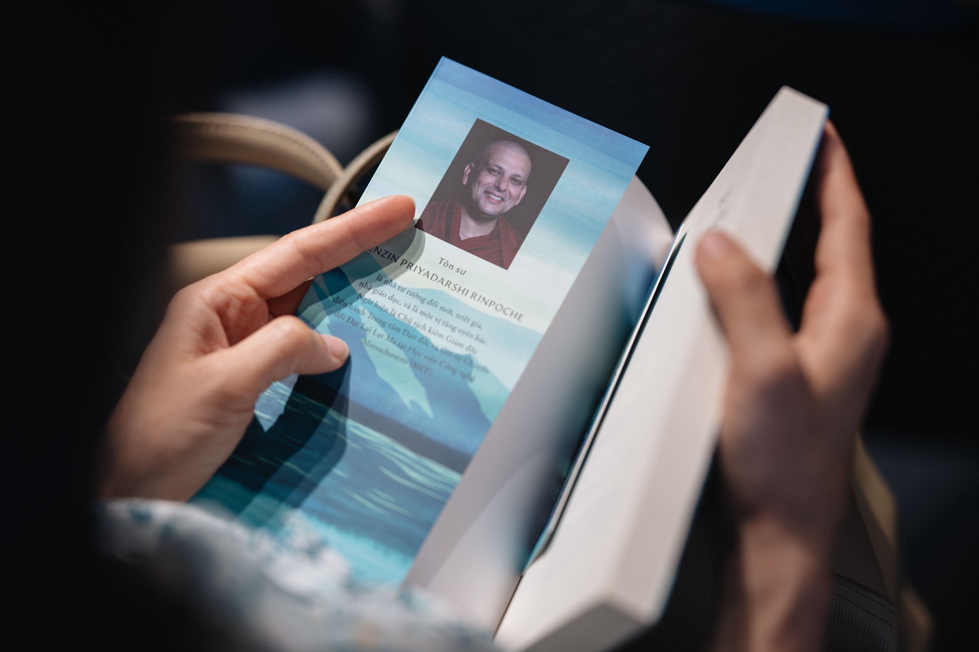 Hinh anh Đi tìm miền an trú trong hồi ký “Về miền bí ẩn” cùng Tôn sư Tenzin Priyadarshi Rinpoche 2