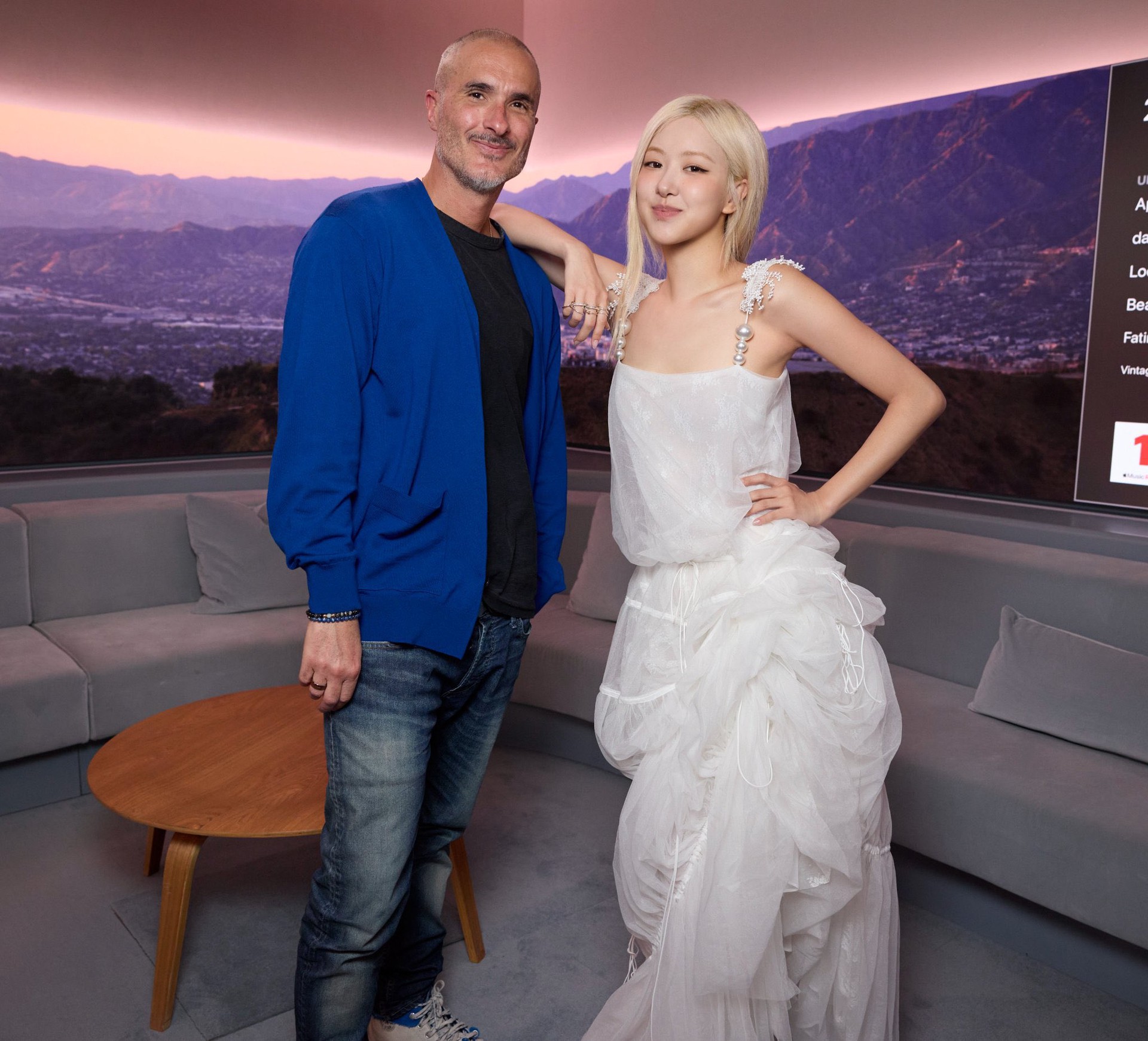 ONONMM ghi dấu ấn cùng Rosé trong Zane Lowe Interview Series