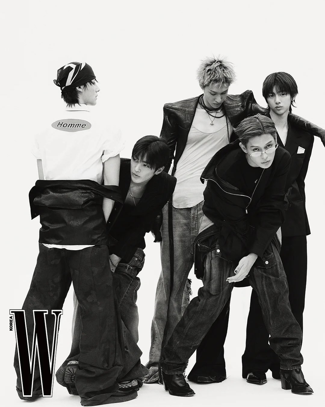 CORTIS phủ sóng trên loạt bìa tạp chí thời trang như bìa kỹ thuật số W Korea