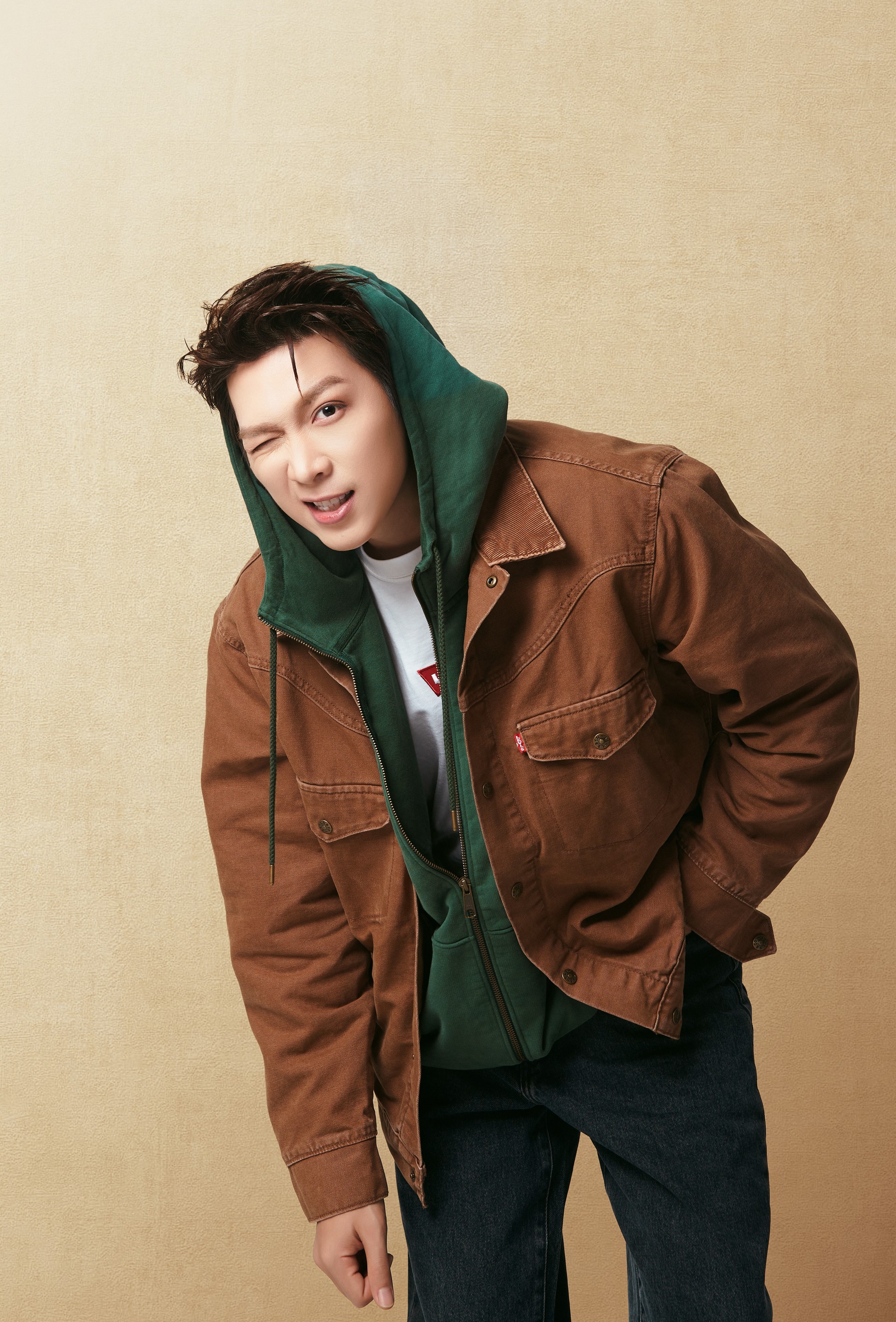 Ca sĩ Tăng Phúc lại kể câu chuyện của mình bằng âm nhạc và cảm xúc, nơi sự chân thật luôn được đặt lên hàng đầu, giống như cách Levi’s giữ nguyên bản sắc qua thời gian.