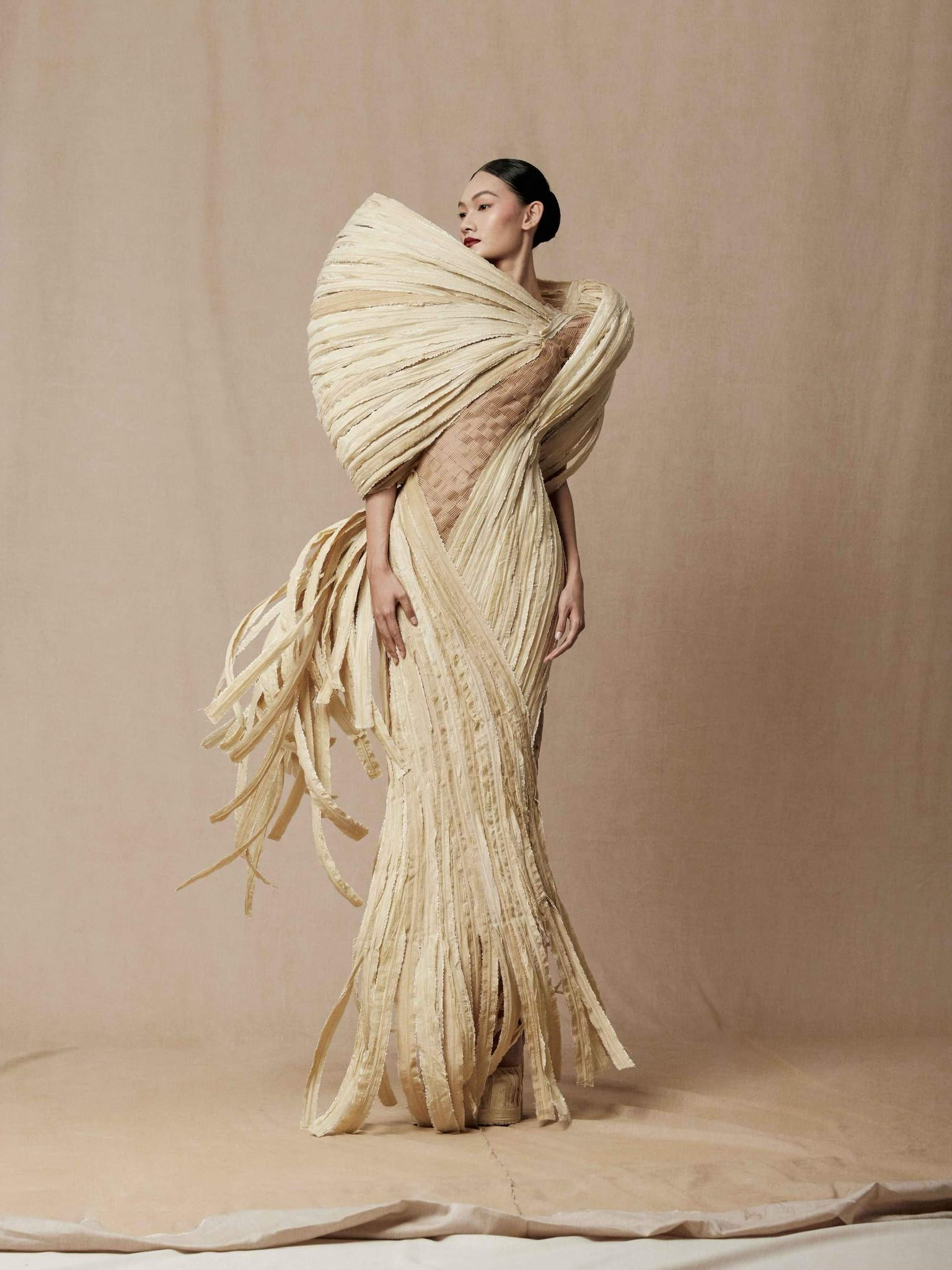 Hinh anh SR Celebrating Local Pride X: 8 thương hiệu Việt đã sẵn sàng tại “Runway New Wave” 22