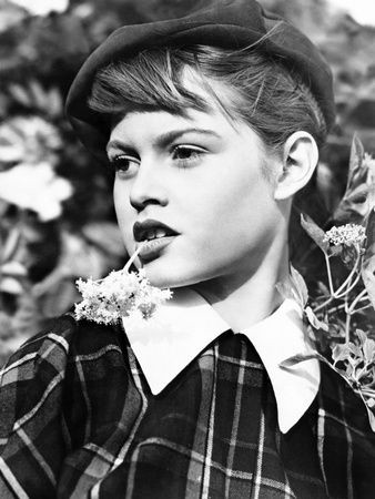 Hinh anh 10 items thời trang làm nên tên tuổi Brigitte Bardot 1