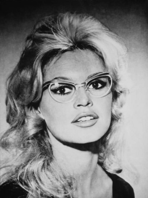 Hinh anh 10 items thời trang làm nên tên tuổi Brigitte Bardot 47