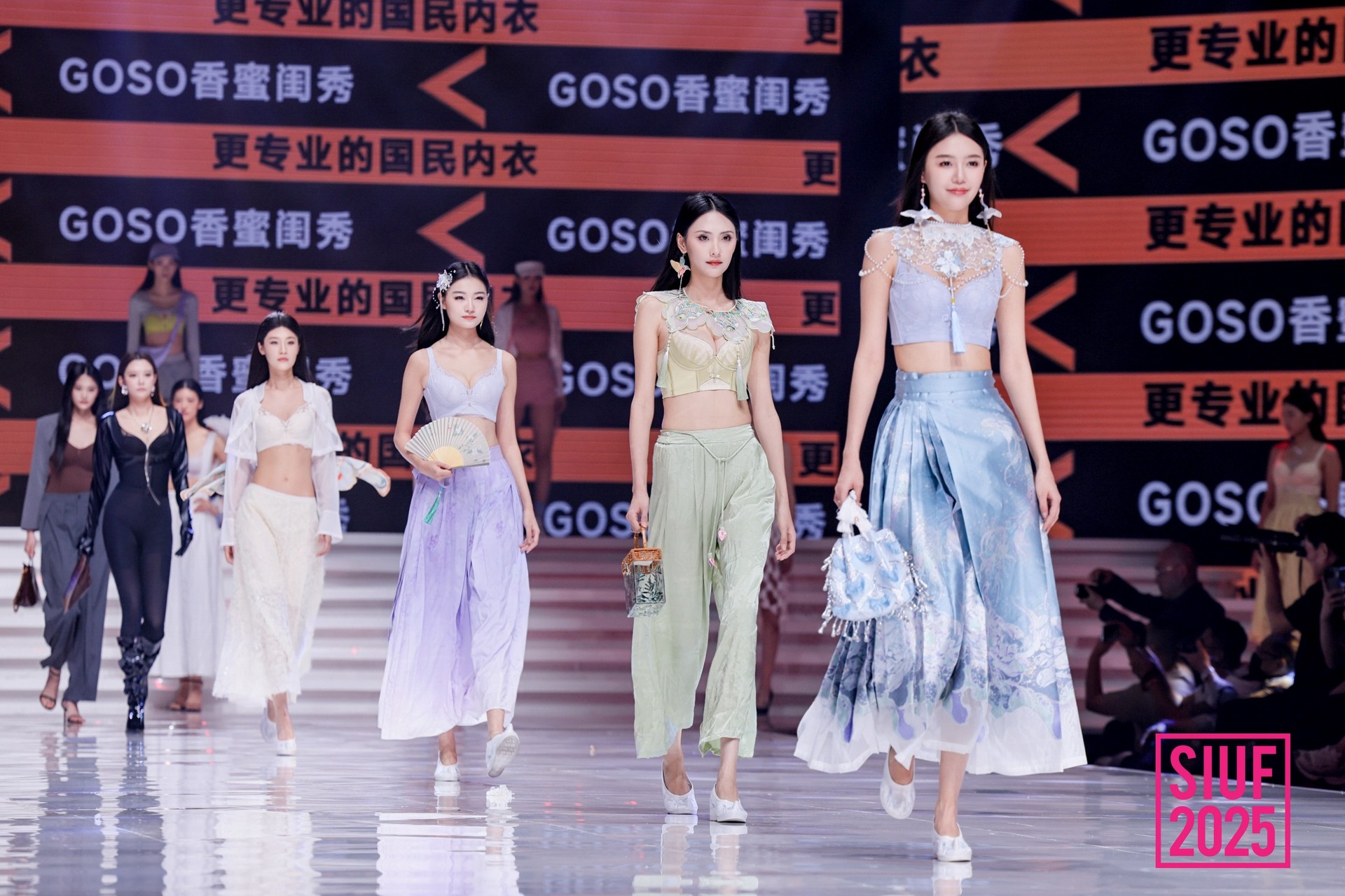 Hinh anh Cơ hội nào cho thương hiệu Việt tại triển lãm thời trang châu Á? 3