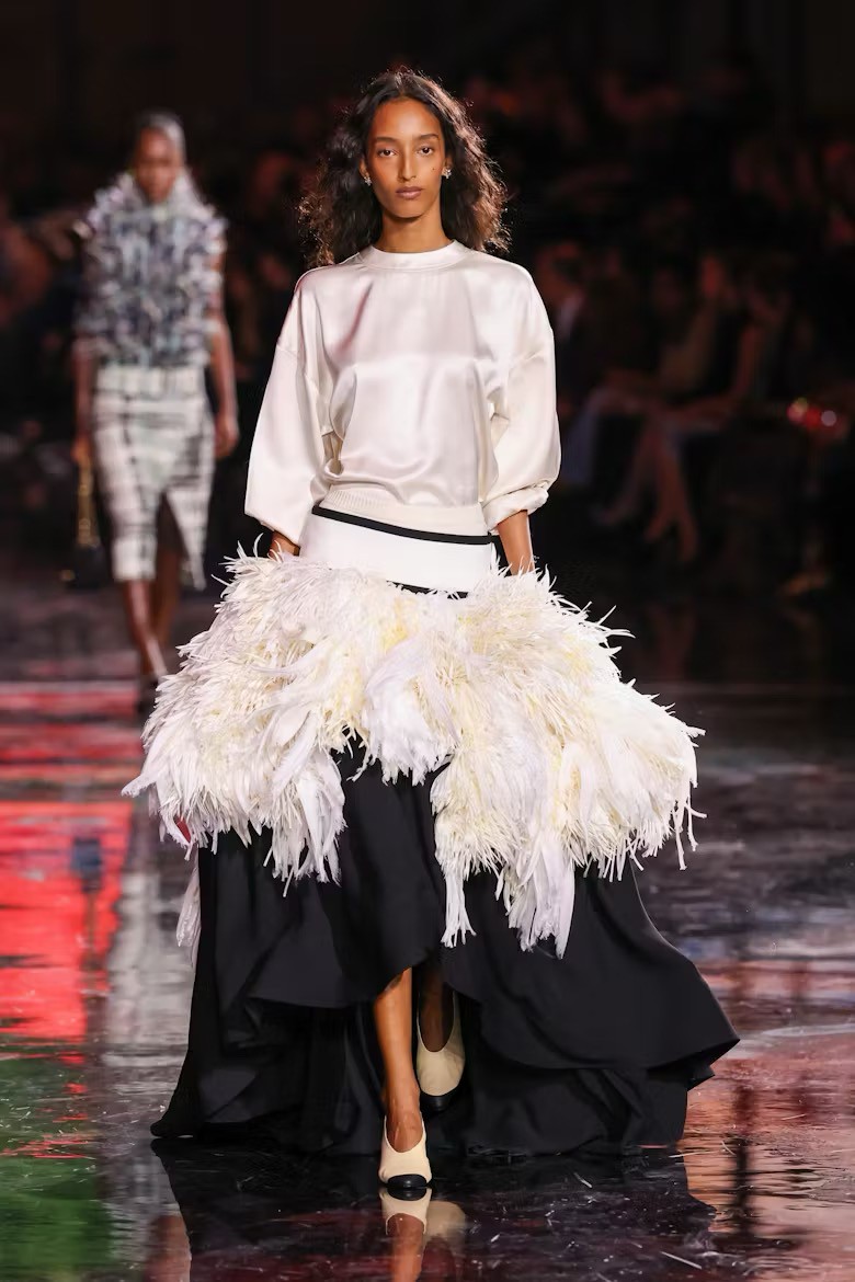 Hinh anh Từ khóa thời trang 2025: Archive - Kỷ nguyên của kho lưu trữ 9