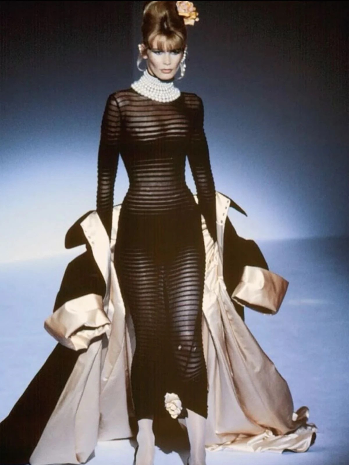 Hinh anh Từ khóa thời trang 2025: Archive - Kỷ nguyên của kho lưu trữ 32