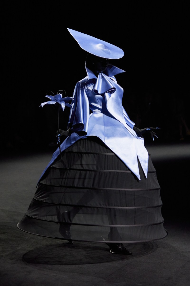 Hinh anh 5 "sàn diễn" thời trang nổi bật của năm 2025 4