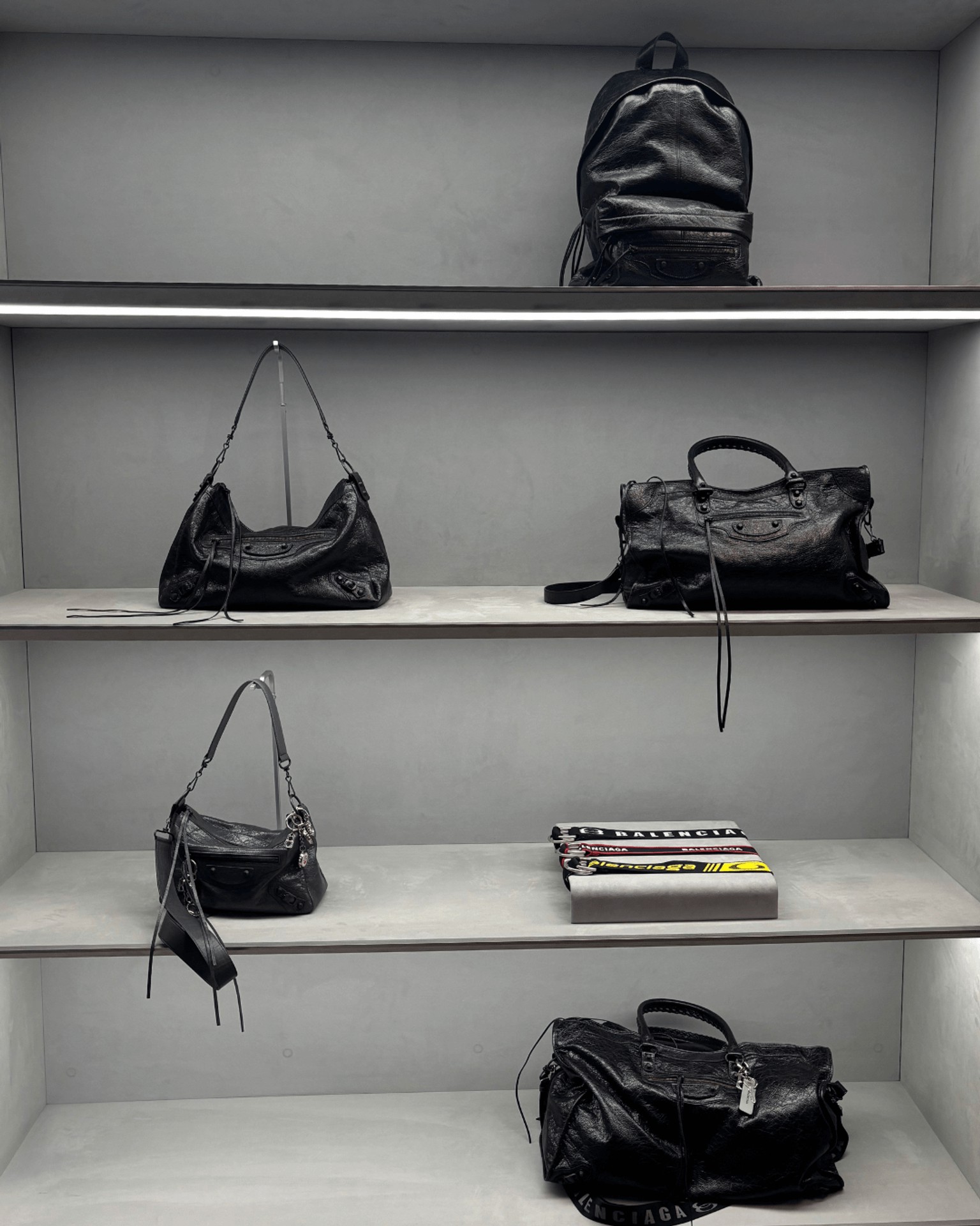 Hinh anh Túi xách càng "già", túi tiền càng "dày" 3