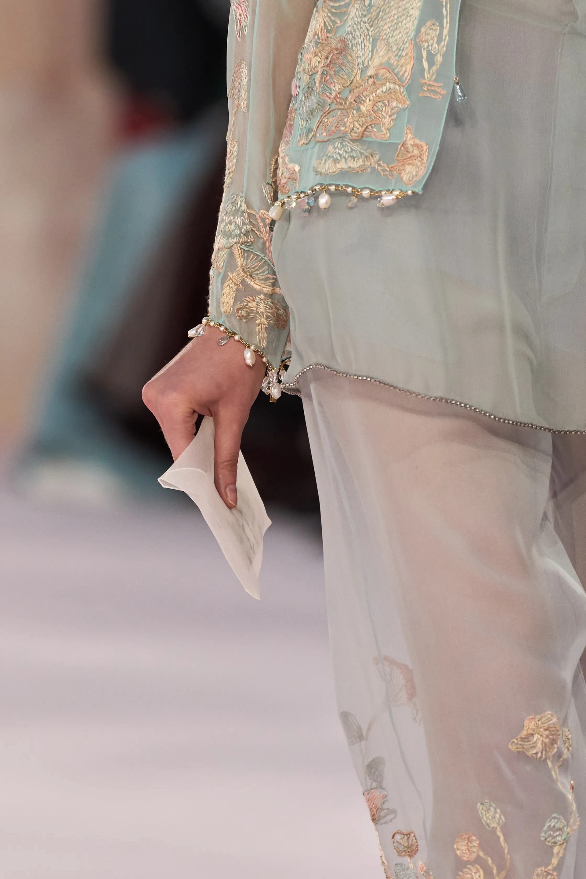 Hinh anh Khi sự mong manh trở thành ngôn ngữ chính 4