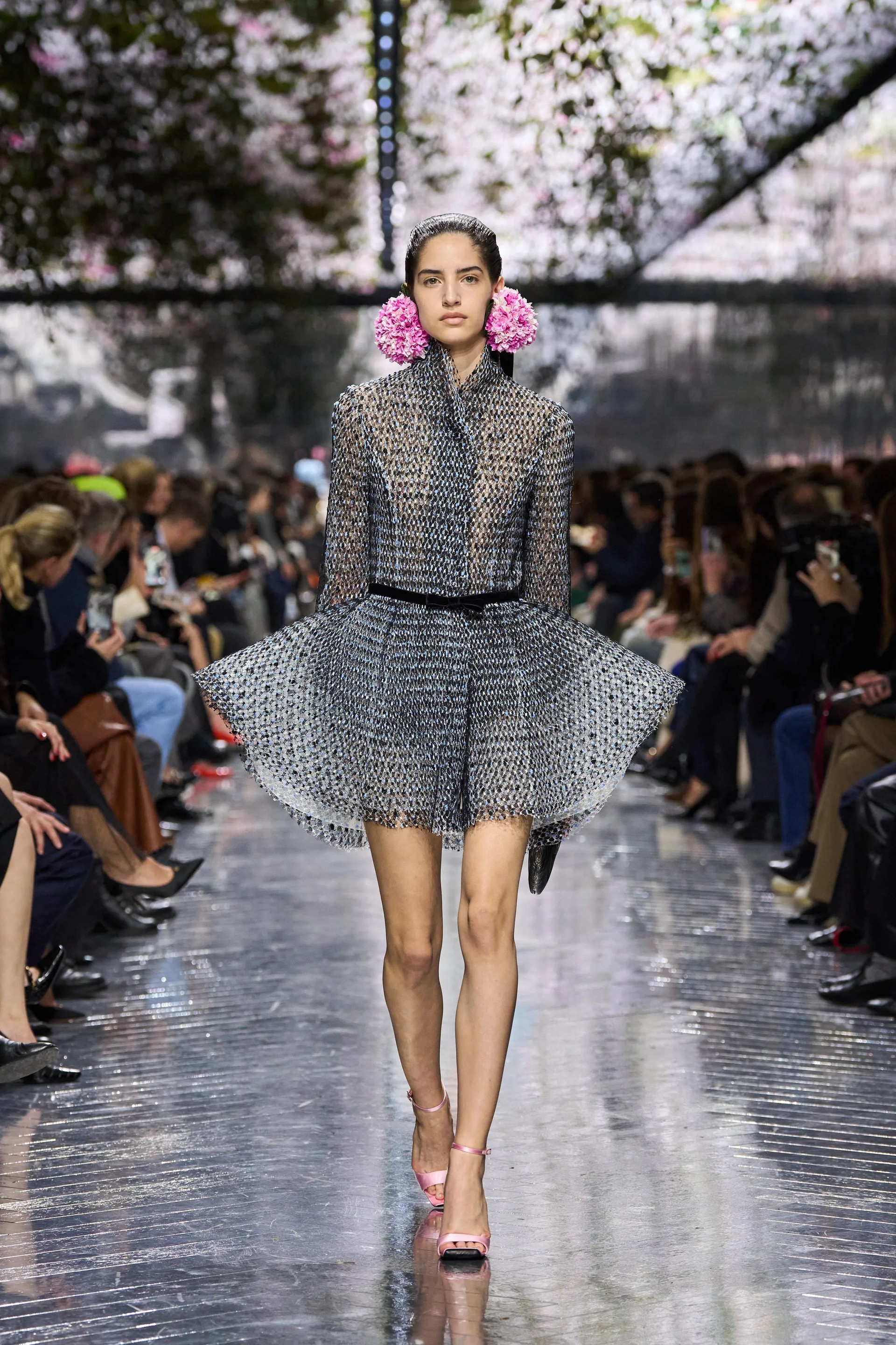 Hinh anh Sự phản biện khuôn mẫu 3