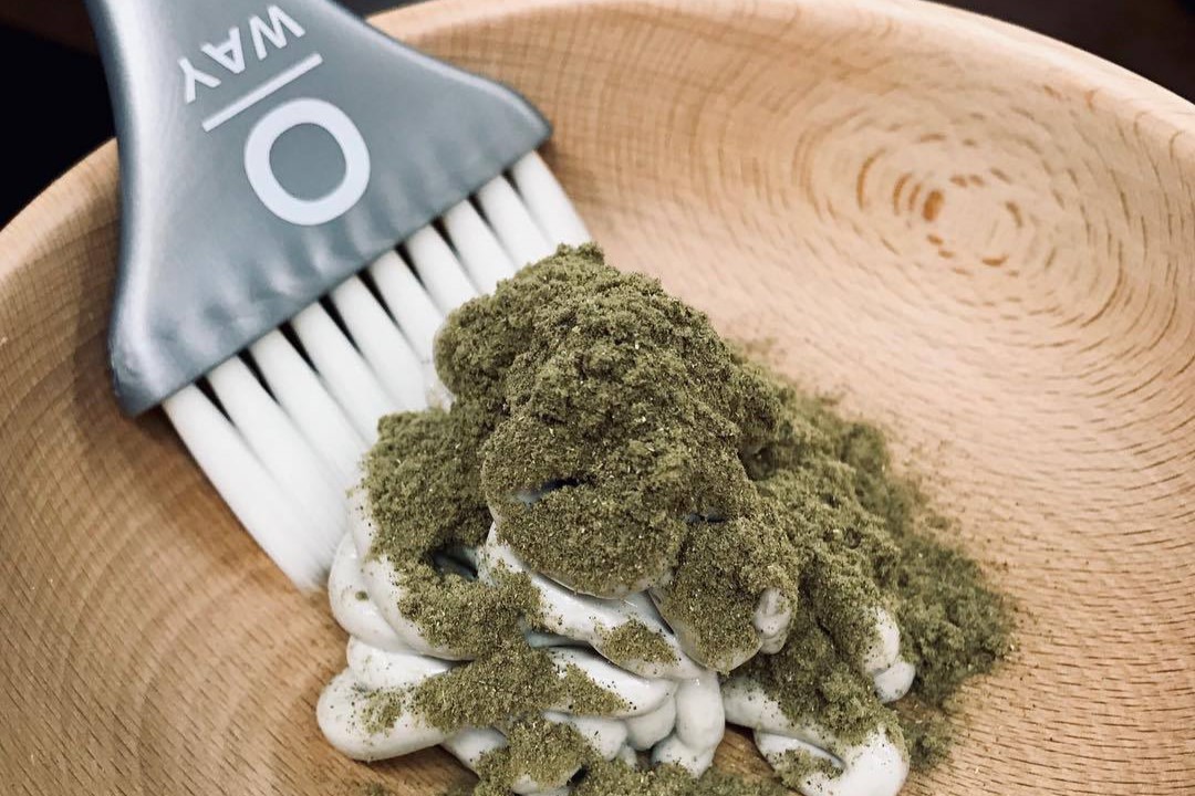 Hinh anh Đâu là những nguyên nhân khiến tóc dễ gãy rụng? 2