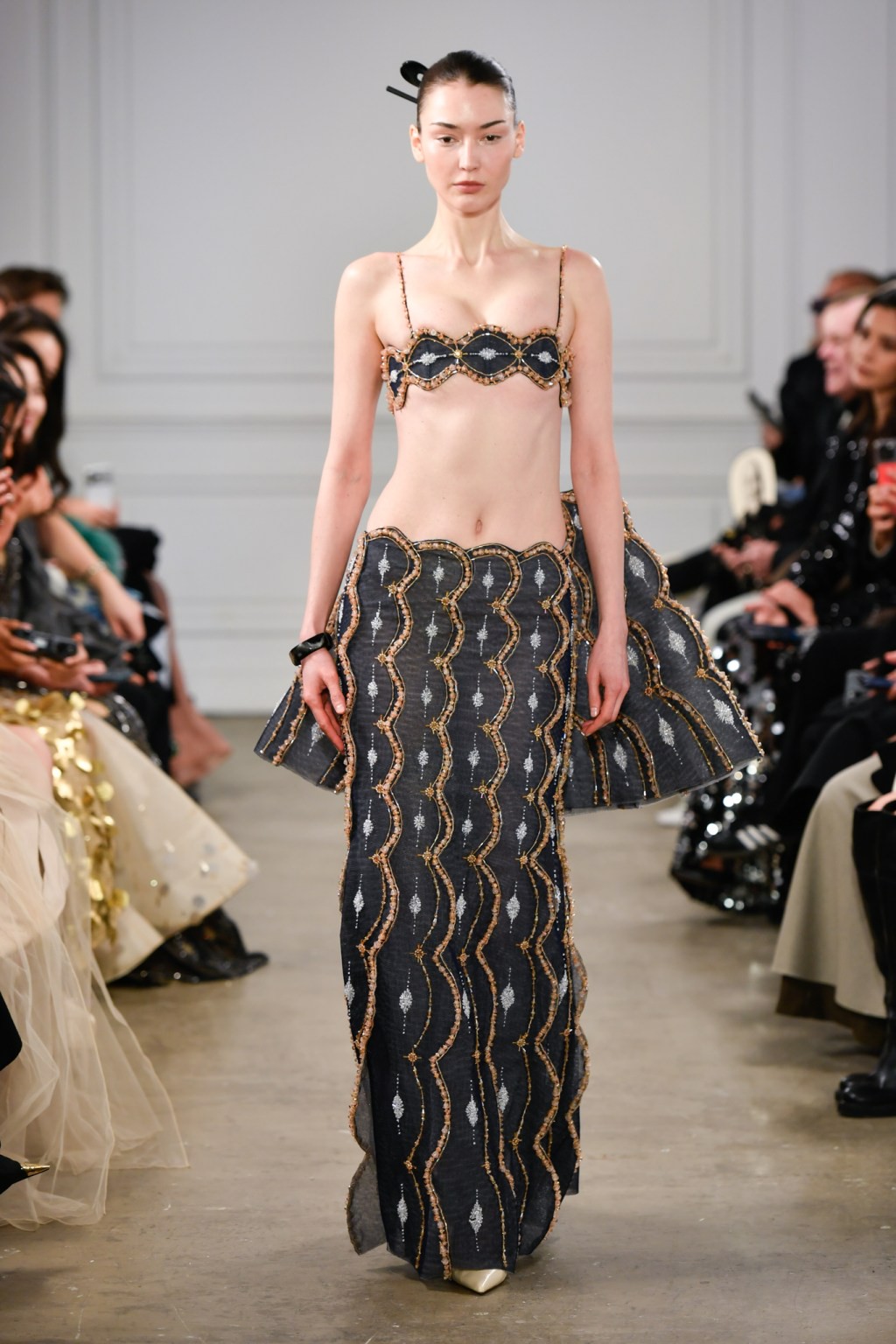 Hinh anh Câu chuyện từ Phan Huy: Haute couture đang lựa chọn điều gì? 14