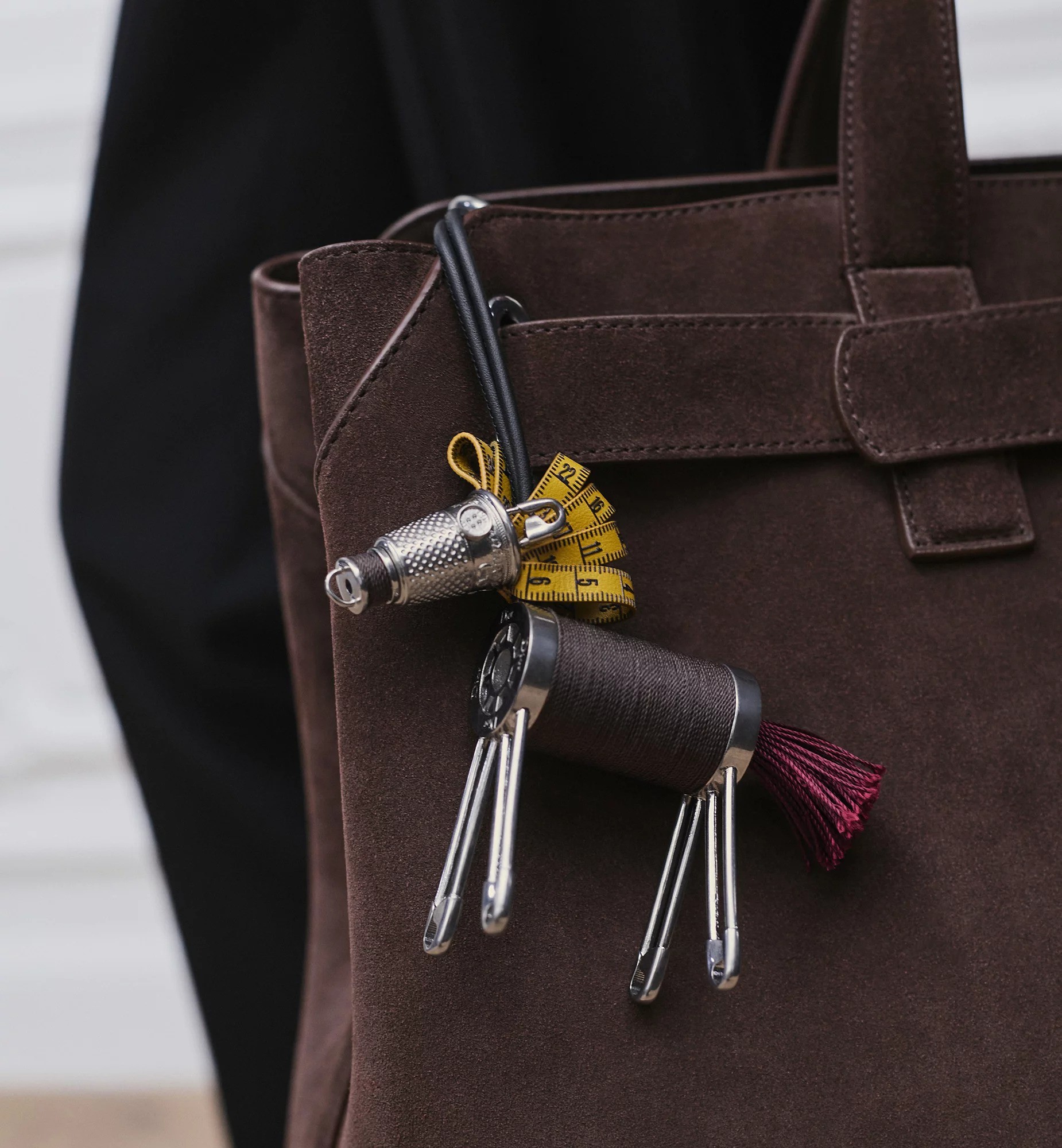 Hinh anh Bag charm ngựa: Phụ kiện đáng yêu từ các thương hiệu trên đường đua chào năm mới 2026 1