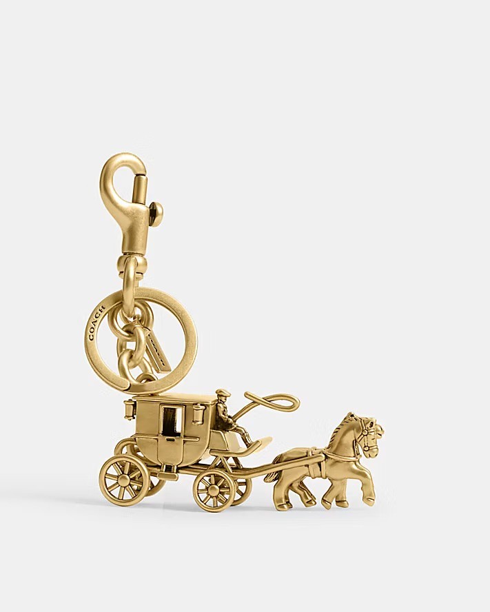 Hinh anh Bag charm ngựa: Phụ kiện đáng yêu từ các thương hiệu trên đường đua chào năm mới 2026 19